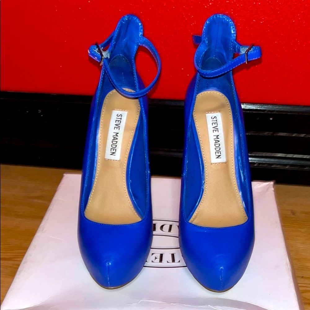 Steve Madden blue pump heels size 6